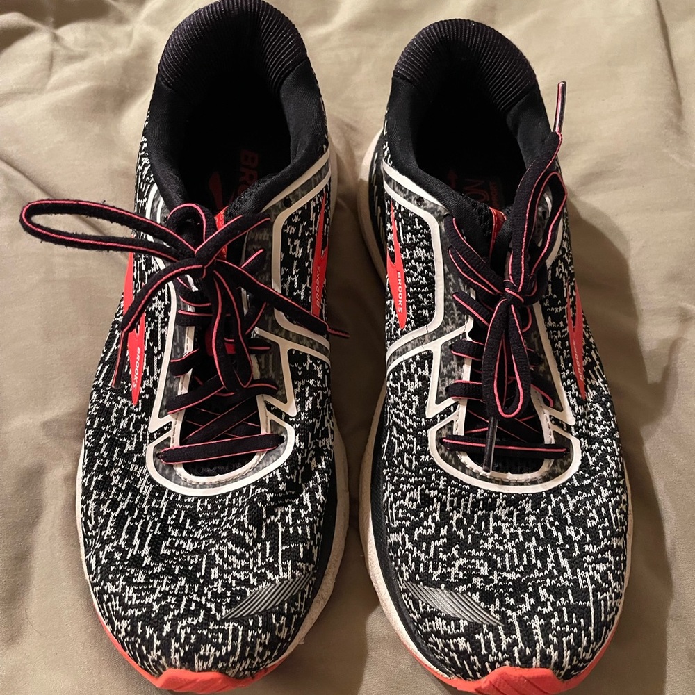 Brooks adrenaline 8.5 EUC